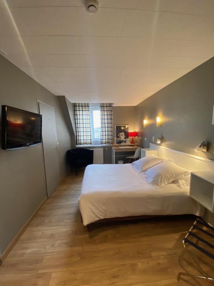 Hotel Le Pelican Charleville-Mezieres Exterior photo